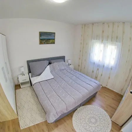 Ambasador Apartment *